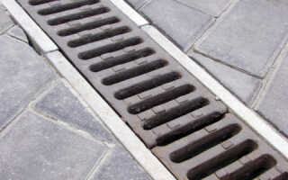 Бетонные лотки для ливневой канализации: виды изделий, рекомендации по изготовлению и установке