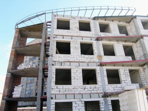 4-х этажное каркасное строение с заполнением из газобетона 4-х этажное каркасное строение с заполнением из газобетона