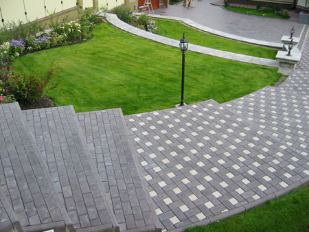 Бетонная плитка для ступеней – хороший выбор для уличной отделки Бетонная плитка для ступеней – хороший выбор для уличной отделки