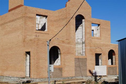 Дом из газобетона, облицованный кирпичом Дом из газобетона, облицованный кирпичом