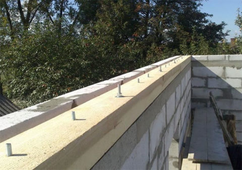 Дома из газобетона: крыша крепление мауэрлата к газобетону