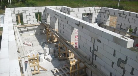 Газоблок – один из лучших материалов для малоэтажного строительства Газоблок – один из лучших материалов для малоэтажного строительства