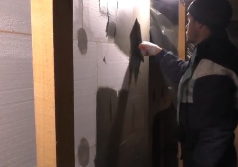 Нанесение первого клеевого слоя
