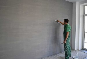 Оштукатуривание стен одним человеком