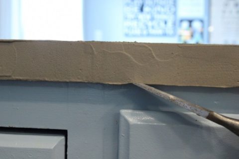 Обработка высохших краев столешницы