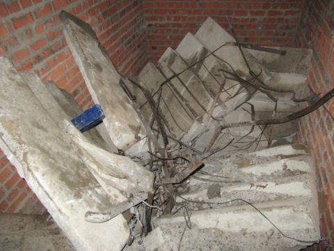 Обрушившийся пролет Обрушившийся пролет