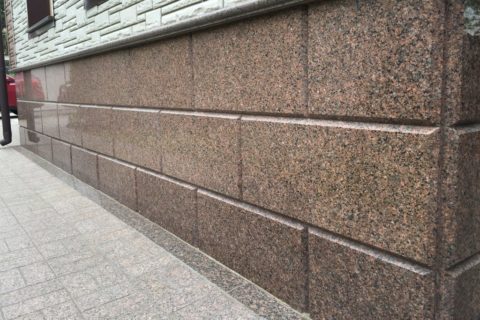 Отделка гранитом – далеко не самый дешевый вариант облицовки Отделка гранитом – далеко не самый дешевый вариант облицовки