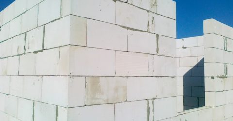 Стена из газобетонных блоков Стена из газобетонных блоков