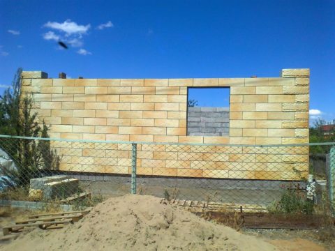 Стены из полистиролбетона с облицовкой