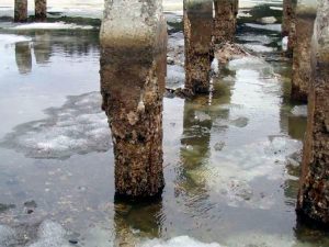 Разрушение бетонных конструкций в воде