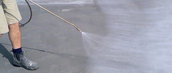 Смачивание бетона водой